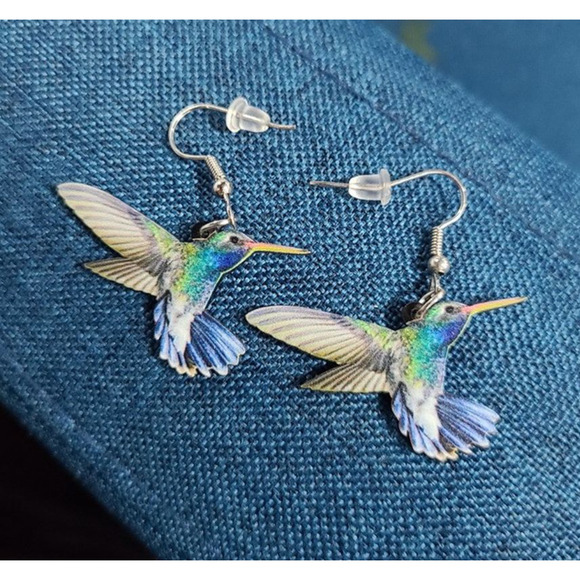 Humming bird earrings cottage Cottagecore Acrylic Bundle Me Great Gift NWT - Picture 1 of 3
